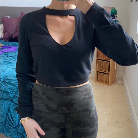 Choker neck black crop top sweater - Picture 2 of 8